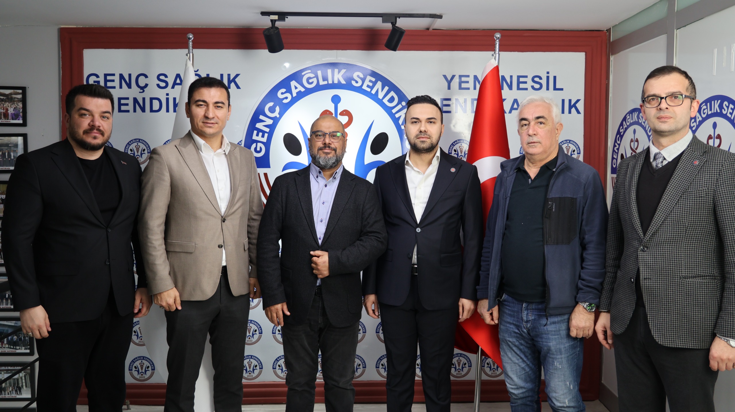 TÜRKİYE FOTO MUHABİRLER DERNEĞİ BAŞKANI RIZA ÖZEL'İ VE YÖNETİM KURULU ÜYESİ ADEM ALTAN'I GENEL MERKEZİMİZDE AĞIRLADIK.